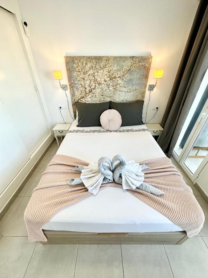 Fresh Lemonade Con Piscina, Ac, Doble Terraza, Cocina Completa Y Parking Apartment คอร์ราเลโฮ ภายนอก รูปภาพ